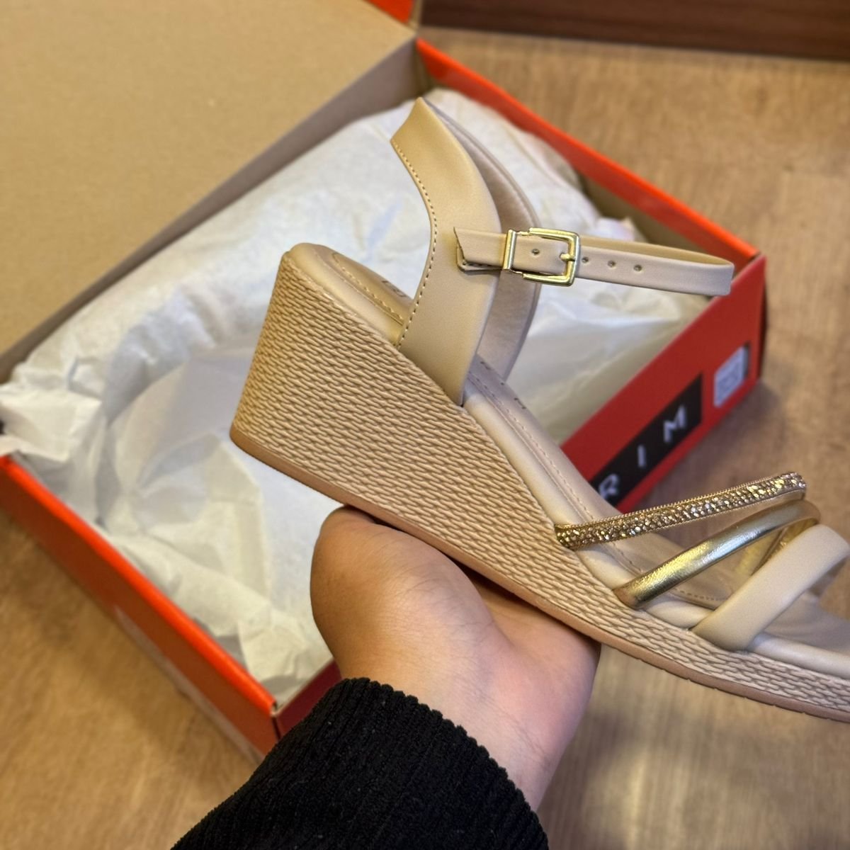 Sandália Ramarim Anabela com Strass Dourado 2432202
