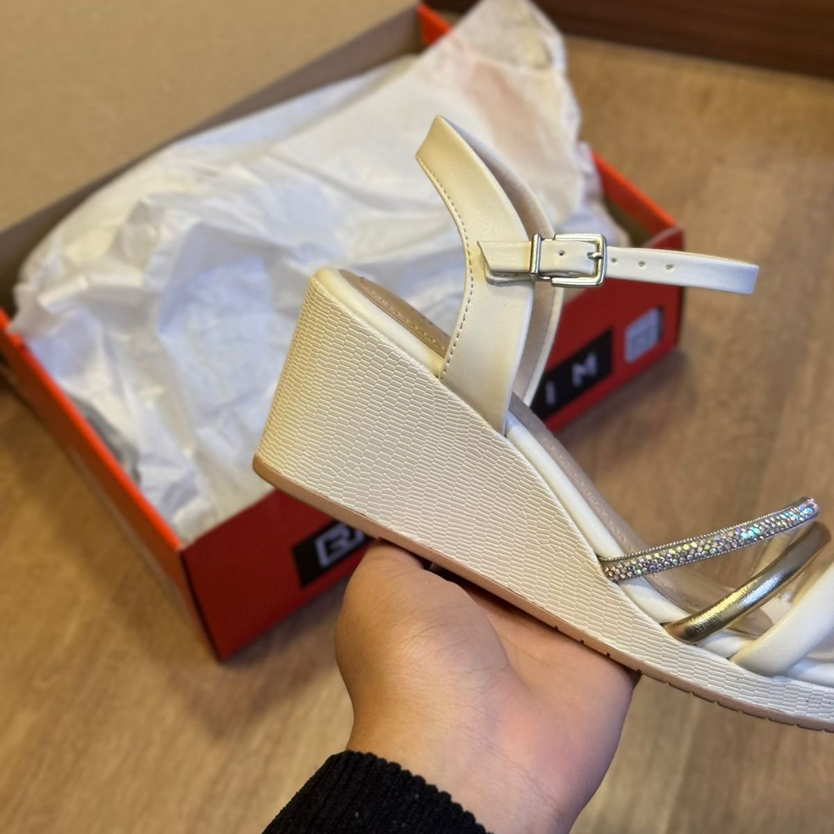 Sandália Ramarim Anabela com Strass Dourado 2432202