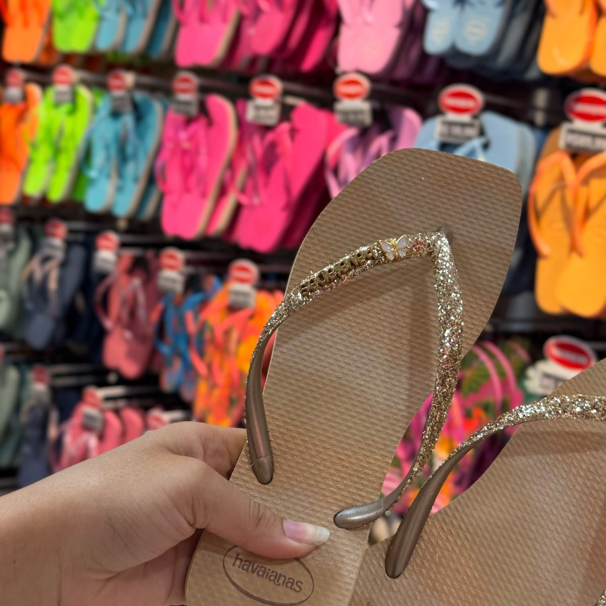 Havaianas Slim Square Glitter Party + Pin Borboleta (GRÁTIS)