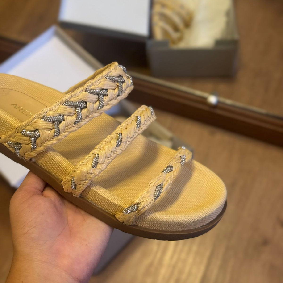 Sandália Arezzo Papete Palha Tiras Strass A120160226