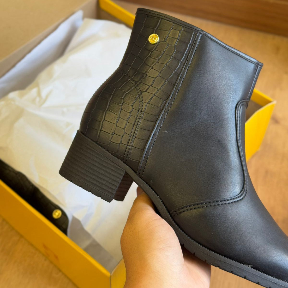 Bota Coturno Moleca Lisa 5346.100