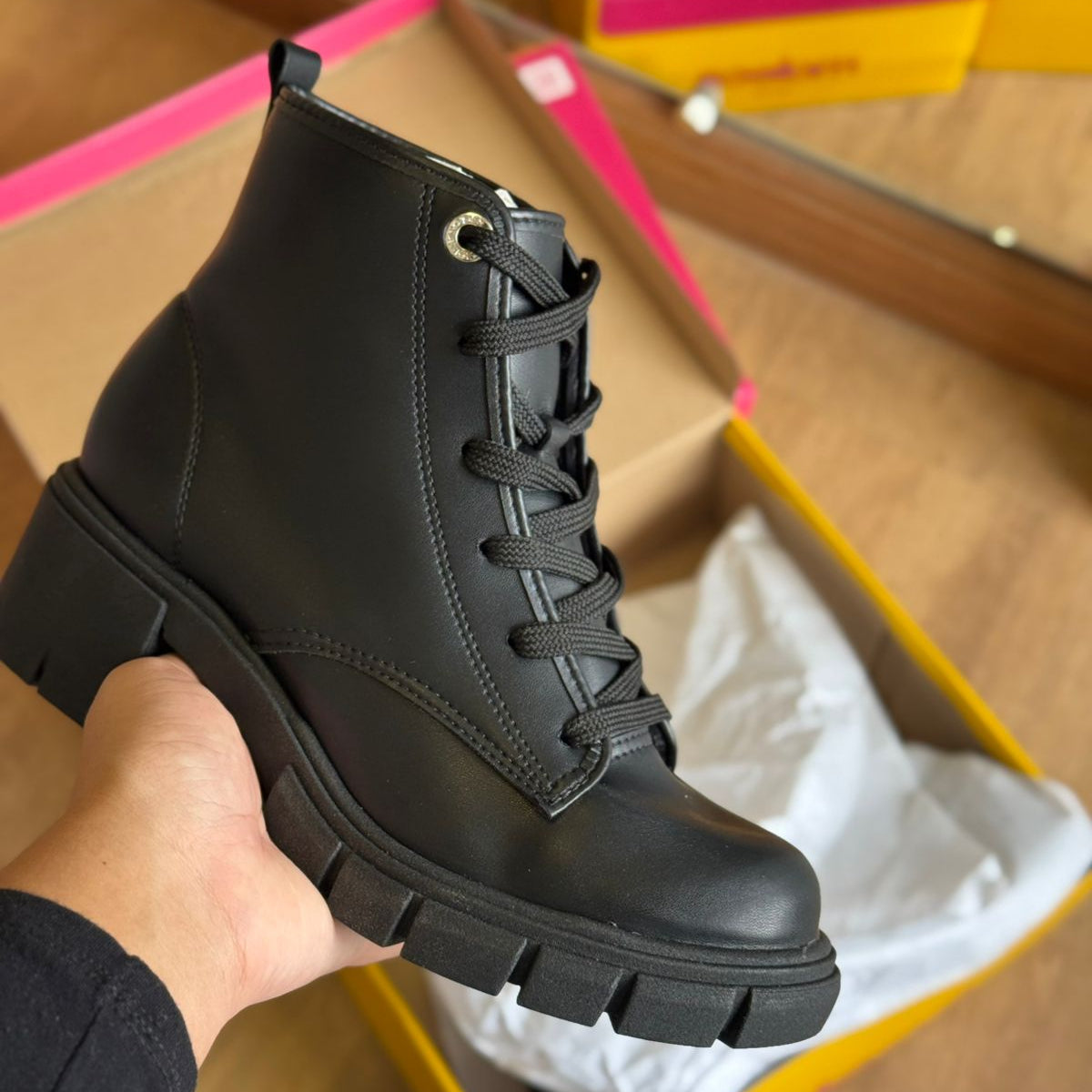 Bota Moleca Coturno Salto Bloco Tratorado 5338.211