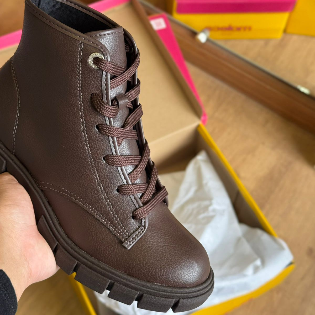 Bota Moleca Coturno Salto Bloco Tratorado 5338.211