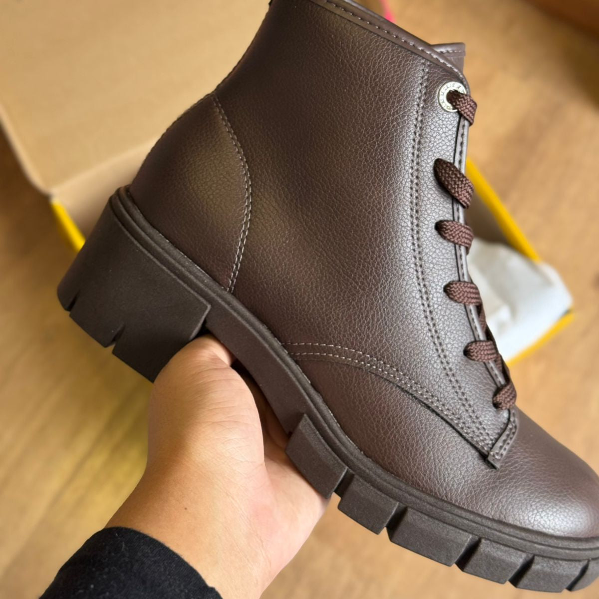 Bota Moleca Coturno Salto Bloco Tratorado 5338.211