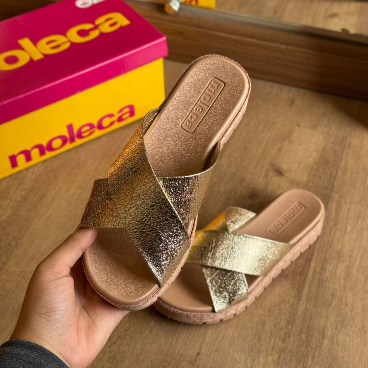 Sandália Moleca Metalizada Comfy Plus 5539.104