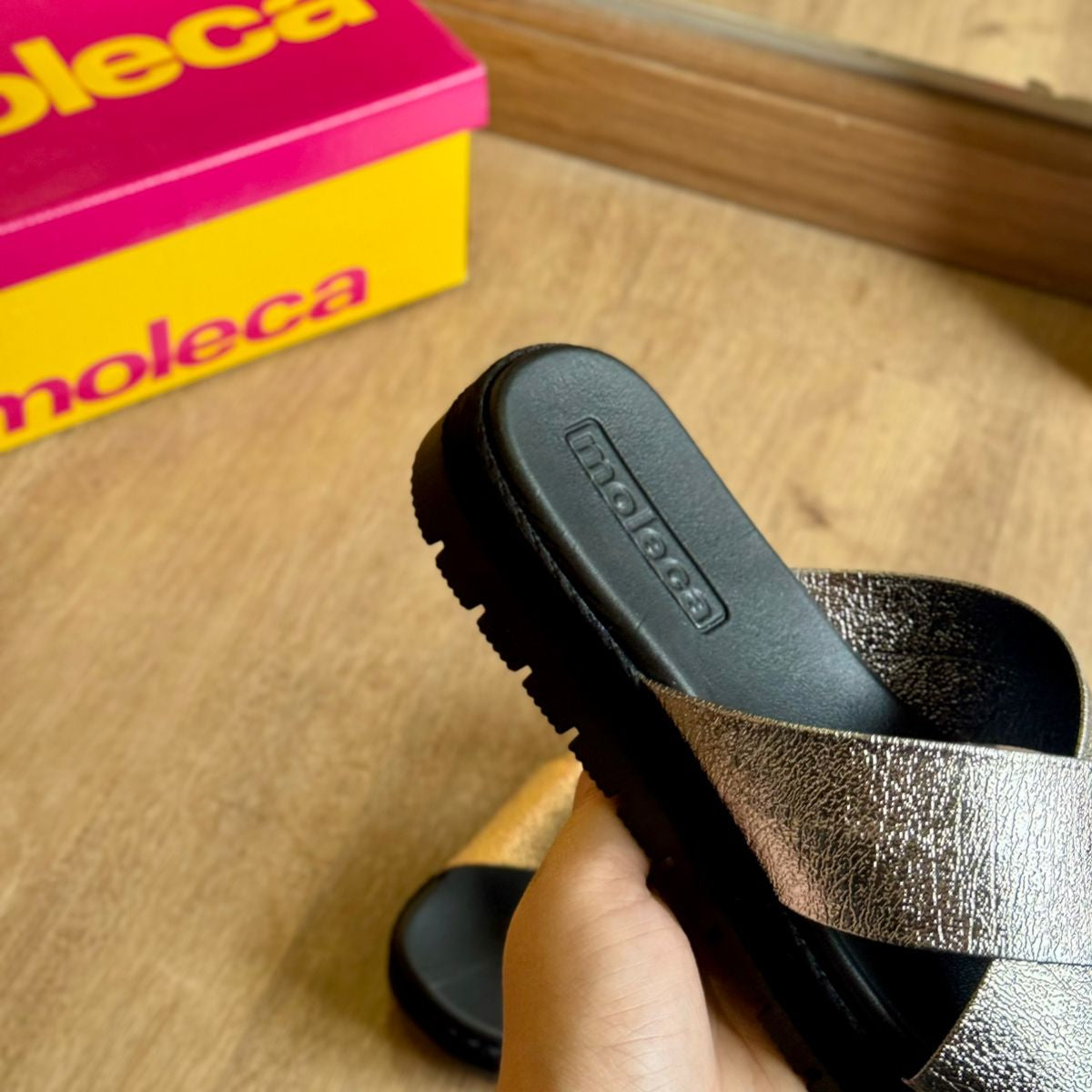 Sandália Moleca Metalizada Comfy Plus 5539.104