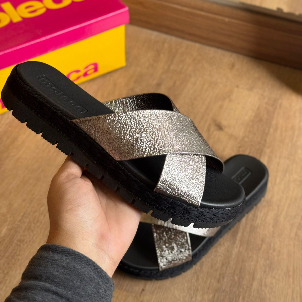 Sandália Moleca Metalizada Comfy Plus 5539.104
