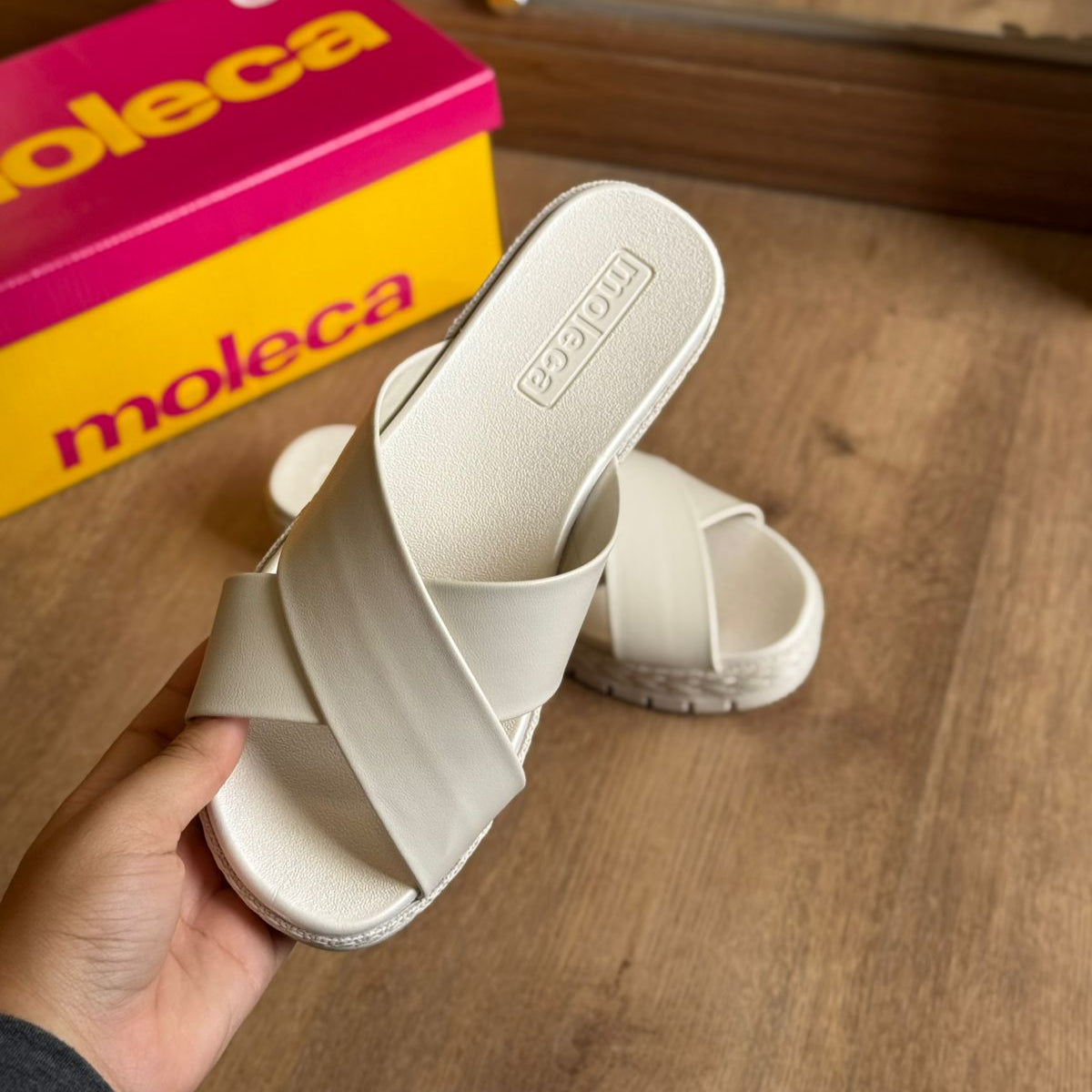 Sandália Moleca Metalizada Comfy Plus 5539.104