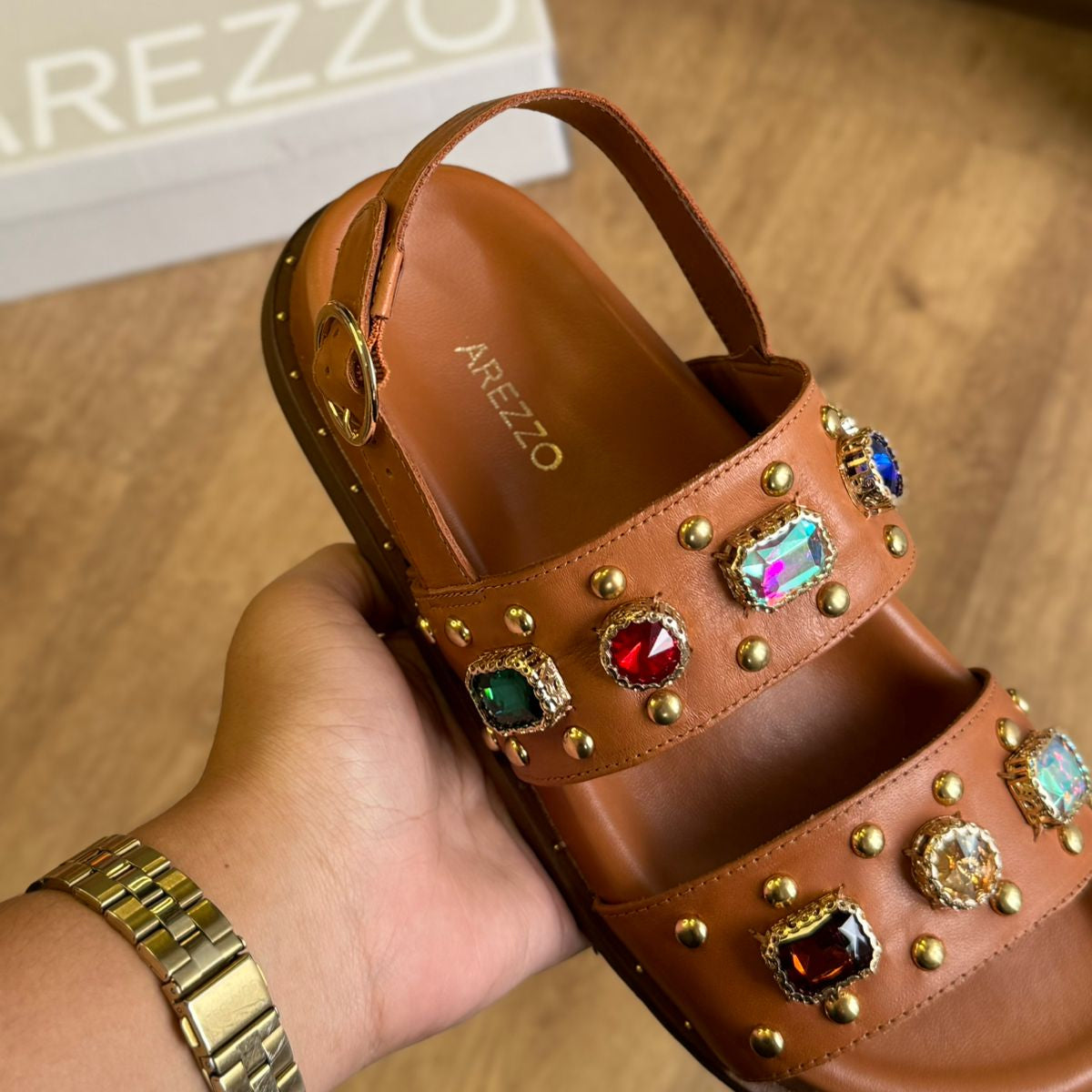 Sandália Arezzo Papete Nut Couro Pedrarias A130690007