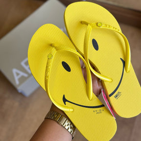 Chinelo de Dedo Arezzo Essential Brizza Smiley Z190260085