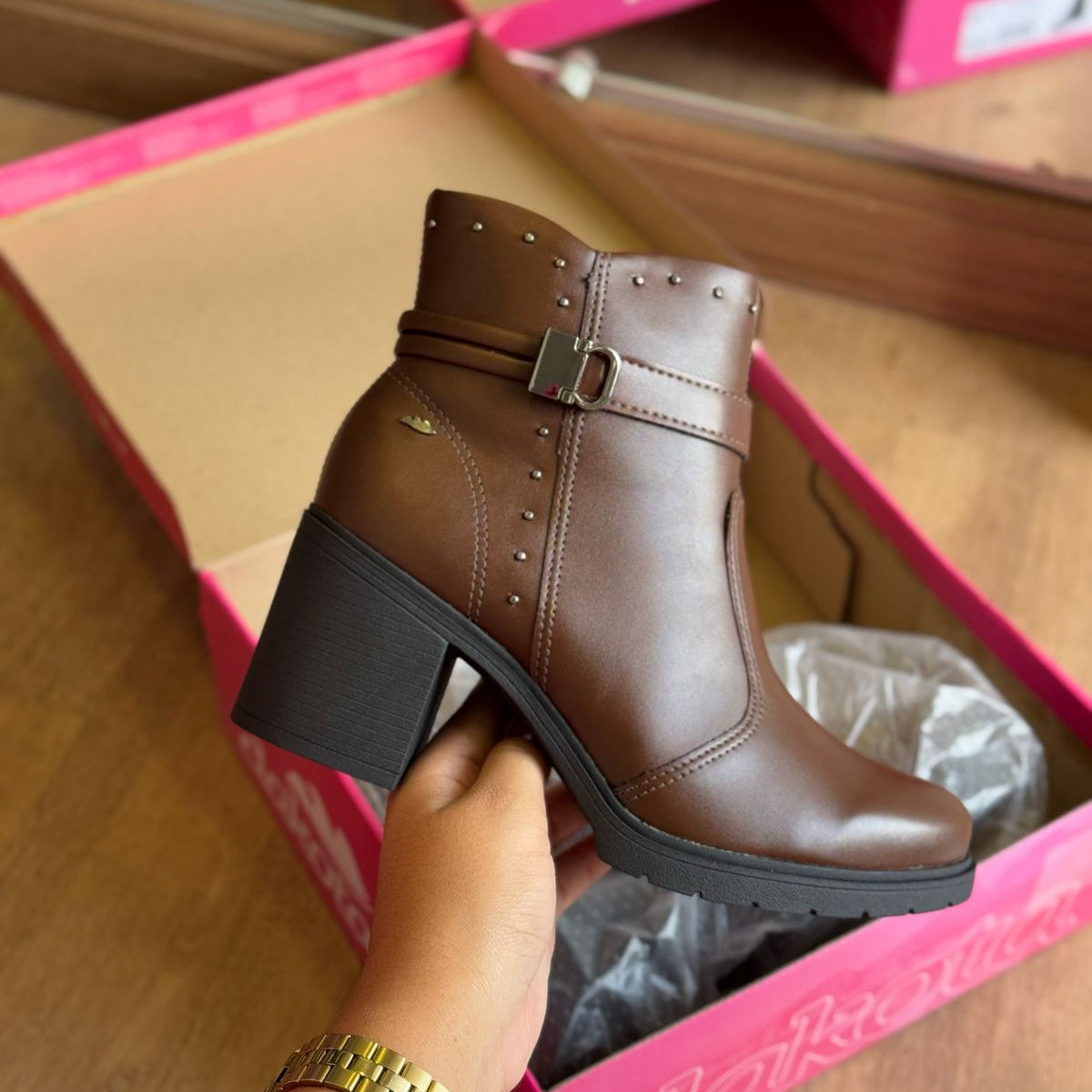 Bota Coturno Dakota Detalhes em Prata DA761