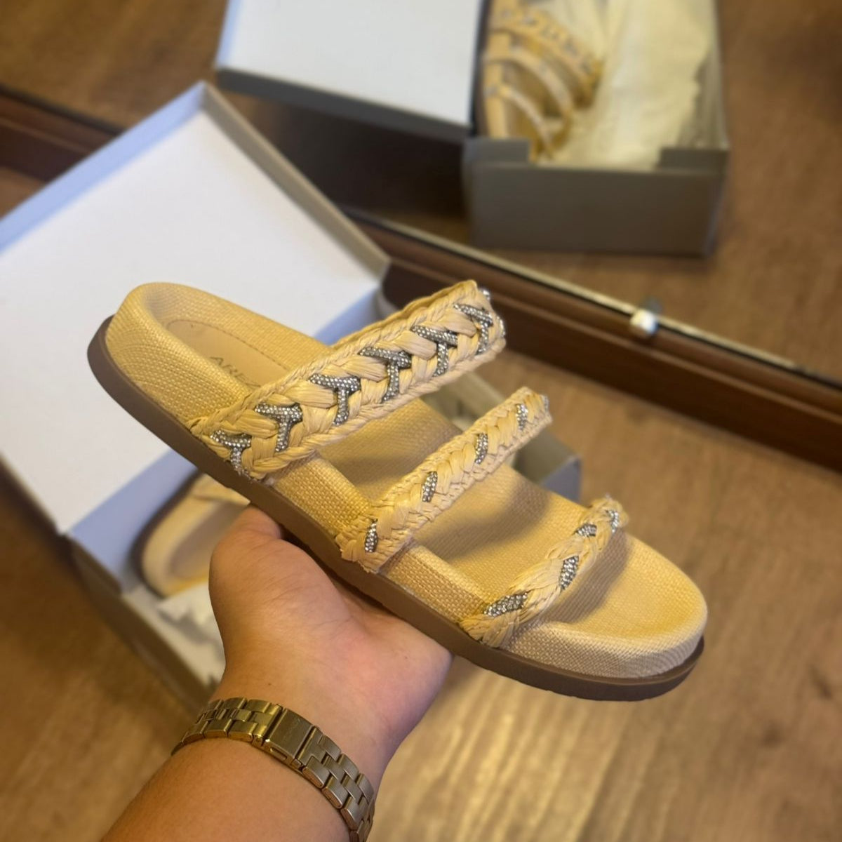 Sandália Arezzo Papete Palha Tiras Strass A120160226