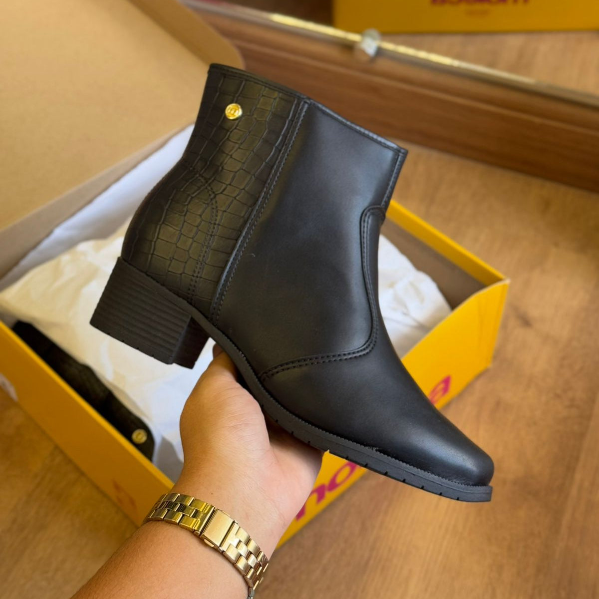 Bota Coturno Moleca Lisa 5346.100