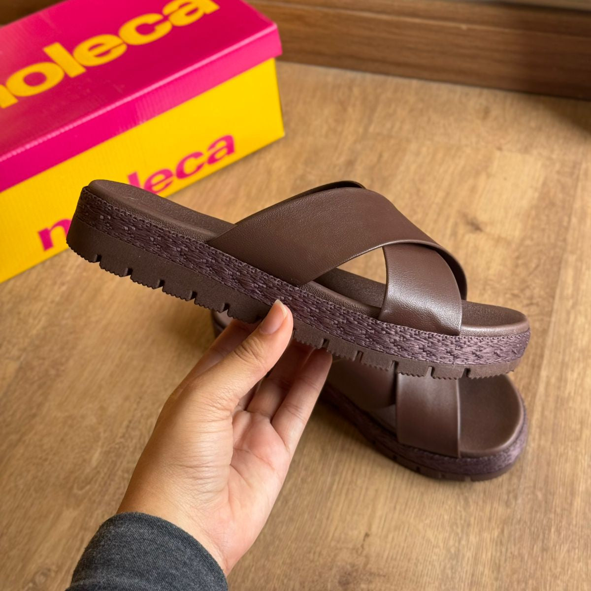 Sandália Moleca Metalizada Comfy Plus 5539.104